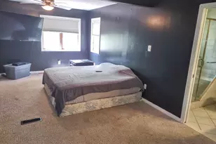 2410 Middlefield Rd, Trenton, MI 48183 - Photo 30
