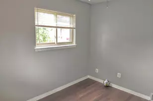 2410 Middlefield Rd, Trenton, MI 48183 - Photo 18