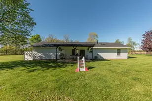 12199 N Meridian Rd, Pleasant Lake, MI 49272 - Photo 4