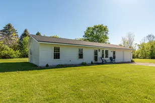 12199 N Meridian Rd, Pleasant Lake, MI 49272 - Photo 2