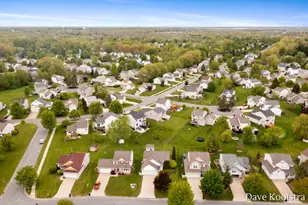 5757 E Grove Dr SE, Kentwood, MI 49512 - Photo 32
