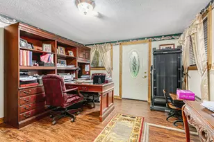 7702 N Gleneagle Dr, Kalamazoo, MI 49048 - Photo 4
