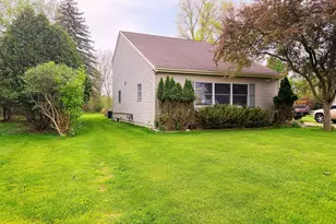 5175 Pleasant Valley Rd, Manitou Beach, MI 49253 - Photo 2