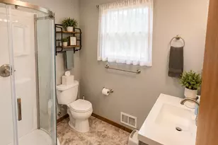 536 N Clyde Rd, Midland, MI 48640 - Photo 6