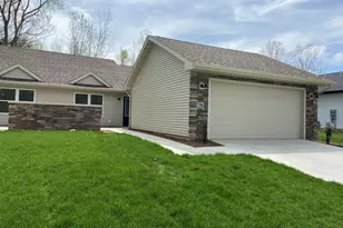 730 Violet Wy, Saint Joseph, MI 49085 - Photo 2
