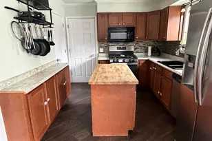 3733 Ridgefield Rd, Lansing, MI 48906 - Photo 6