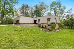 1211 W Frank Dr, Greenville, MI 48838 - Photo 2