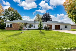 390 W Division St, Sparta, MI 49345 - Photo 1