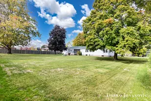 390 W Division St, Sparta, MI 49345 - Photo 4