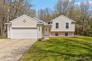 10950 Debbie Dr, Greenville, MI 48838 - Photo 2