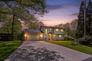 201 Scenic View Dr, Niles, MI 49120 - Photo 2