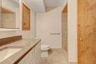 643 Crestview St, Holland, MI 49423 - Photo 34