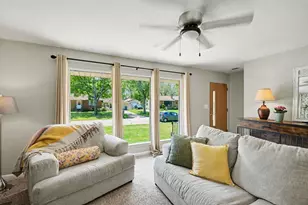 725 Parkway Dr NE, Grand Rapids, MI 49525 - Photo 4