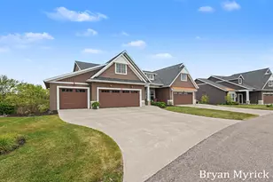 4726 W Wind Dr, Holland, MI 49423 - Photo 2