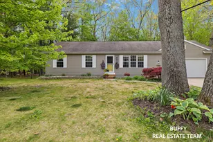 15892 Groesbeck St, Grand Haven, MI 49417 - Photo 2
