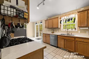 15892 Groesbeck St, Grand Haven, MI 49417 - Photo 6