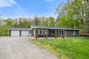 7924 Pine Island Ct NE, Belmont, MI 49306 - Photo 2