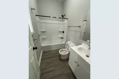 911 N Clinton Street, Albion, MI 49224 - Photo 6