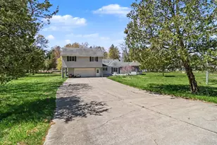 6665 Lakeshore Rd, Manistee, MI 49660 - Photo 32
