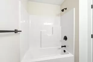 912 Indiana Ave, South Haven, MI 49090 - Photo 18