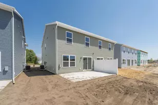 912 Indiana Ave, South Haven, MI 49090 - Photo 2
