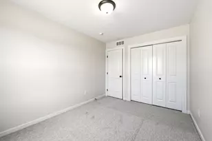 912 Indiana Ave, South Haven, MI 49090 - Photo 14