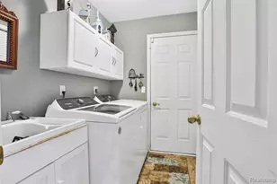 3288 Hickory Dr, Lake Orion, MI 48359 - Photo 8