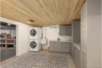 1646 Laurel Avenue SE, Grand Rapids, MI 49506 - Photo 26
