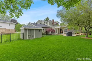 1646 Laurel Ave SE, Grand Rapids, MI 49506 - Photo 30