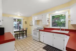 2655 Elsinore Dr, Waterford, MI 48328 - Photo 10