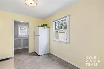 331 41st Street SW, Wyoming, MI 49548 - Photo 8