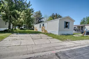 2330 Theatre Trail, Mount Pleasant, MI 48858 - Photo 12