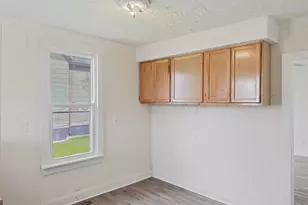 28 E Henry St, River Rouge, MI 48218 - Photo 4