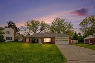 5132 Mapleridge Dr, Portage, MI 49024 - Photo 2