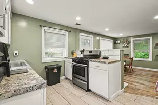 2061 Southland Dr, Muskegon, MI 49442 - Photo 10