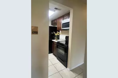 1472 W Chateau Vert Street #D, Ypsilanti, MI 48197 - Photo 8
