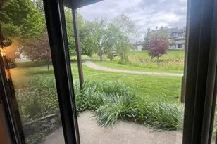 1472 W Chateau Vert St, Ypsilanti, MI 48197 - Photo 6
