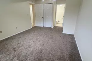 1472 W Chateau Vert St, Ypsilanti, MI 48197 - Photo 18