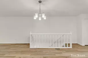 201 Bona Vista Dr NW, Grand Rapids, MI 49504 - Photo 14