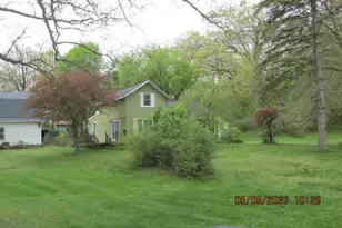 207 Cherry St, Allegan, MI 49010 - Photo 2