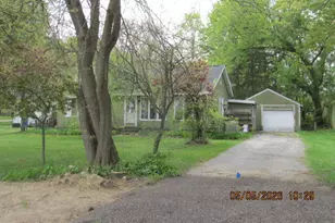 207 Cherry St, Allegan, MI 49010 - Photo 6