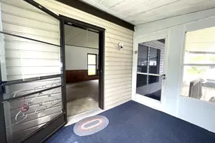 855 W Jefferson St, Grand Ledge, MI 48837 - Photo 4