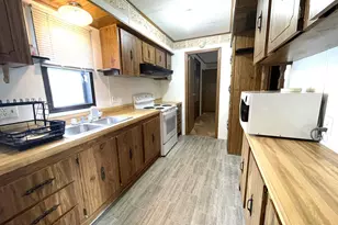 855 W Jefferson St, Grand Ledge, MI 48837 - Photo 6