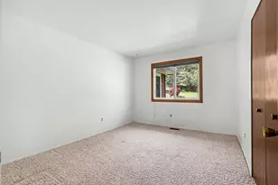 9610 Hamburg Ct, Brighton, MI 48116 - Photo 12