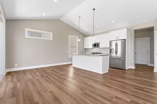 11685 Cherrybud Dr, Holland, MI 49424 - Photo 8