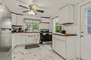 1585 Leeds Ave, Benton Harbor, MI 49022 - Photo 8