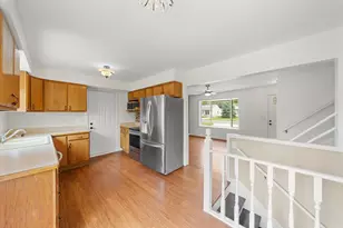 15420 Burr St, Taylor, MI 48180 - Photo 14