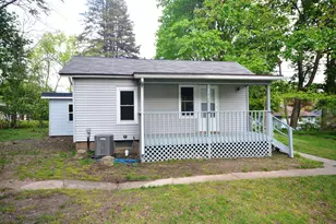 822 N Berrien St, Albion, MI 49224 - Photo 2
