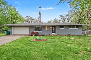 313 Thelma Dr, Battle Creek, MI 49014 - Photo 2