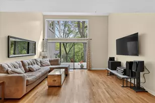 2202 Applewood Ct, Ann Arbor, MI 48103 - Photo 4
